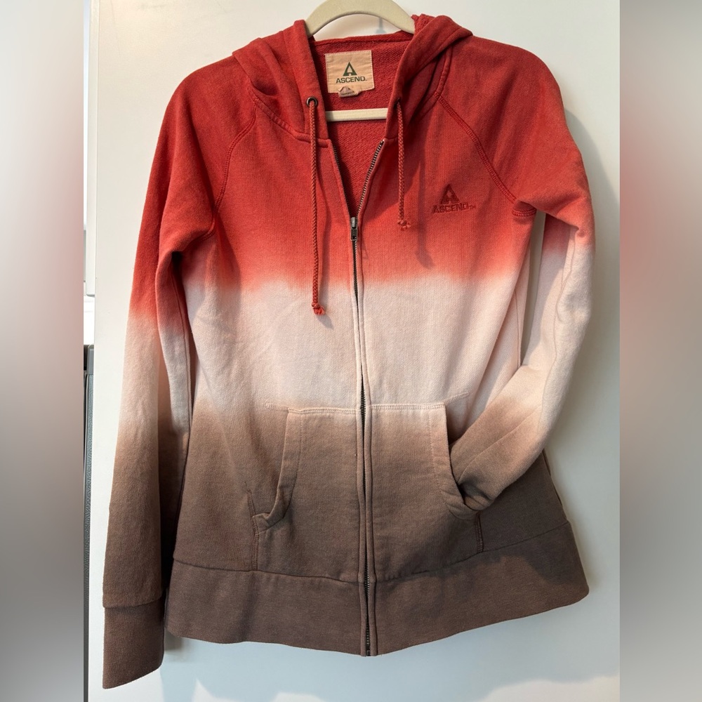 Ascend ombre zip up women’s hoodie size Medium in as new condition!